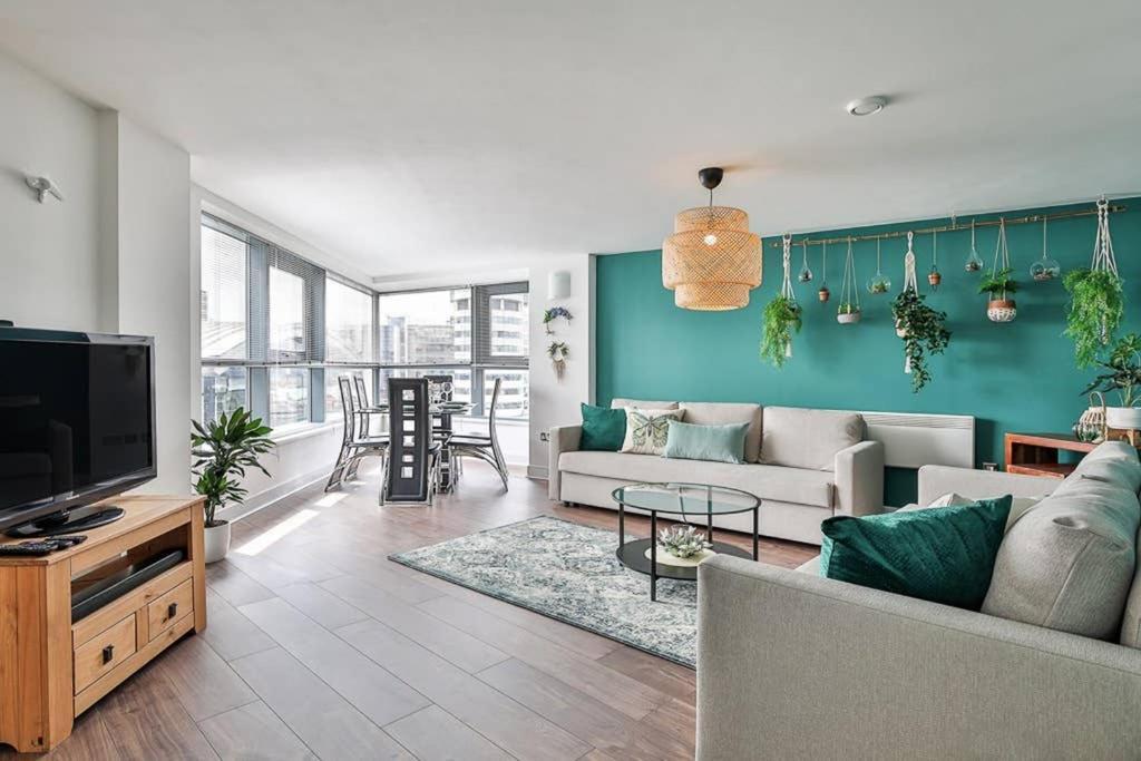 The Exclusive Gem Of Leeds - Sleeps 8 Apartment Exterior photo