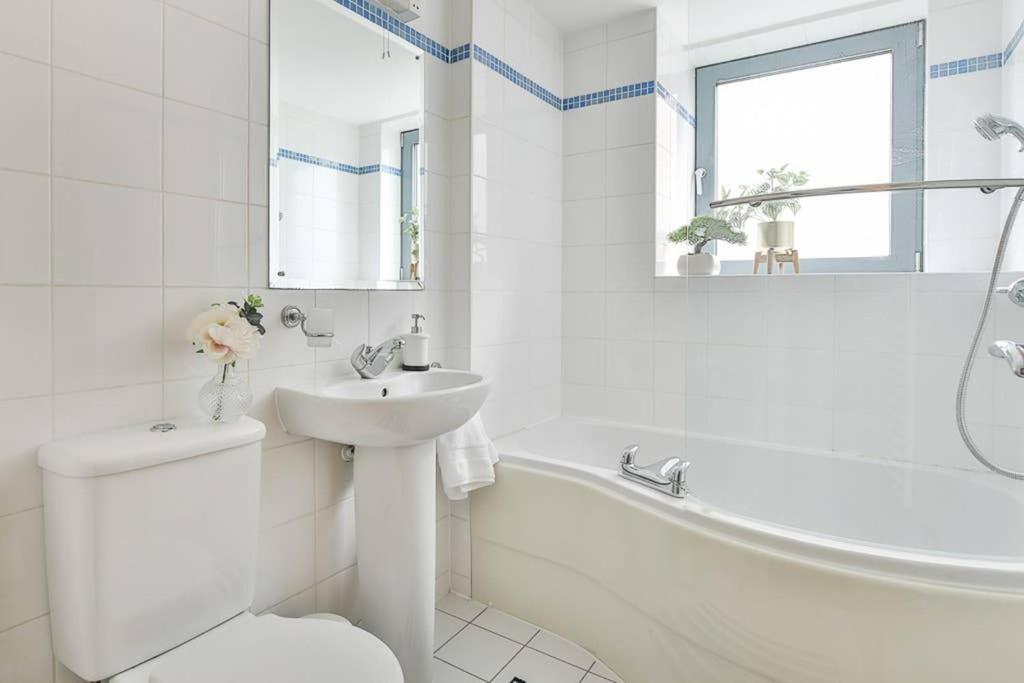 The Exclusive Gem Of Leeds - Sleeps 8 Apartment Exterior photo