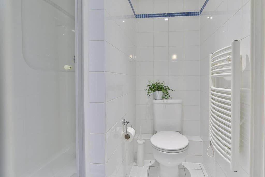 The Exclusive Gem Of Leeds - Sleeps 8 Apartment Exterior photo