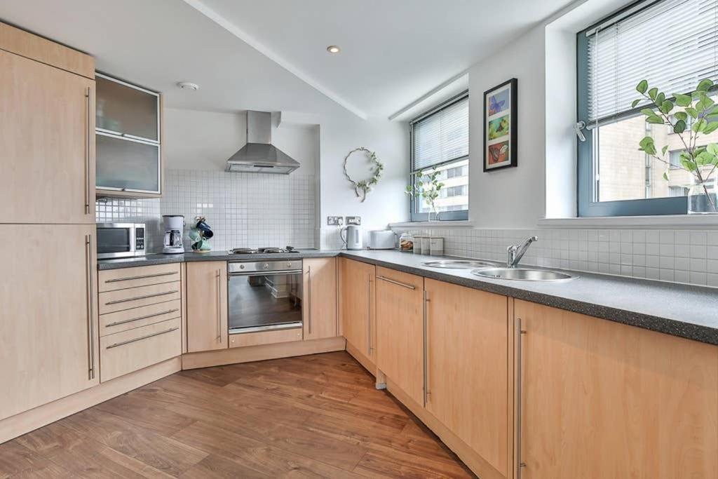 The Exclusive Gem Of Leeds - Sleeps 8 Apartment Exterior photo
